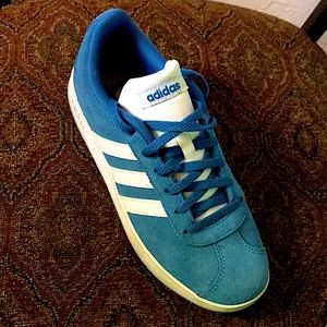 Women’s shoes faux suede rarely used